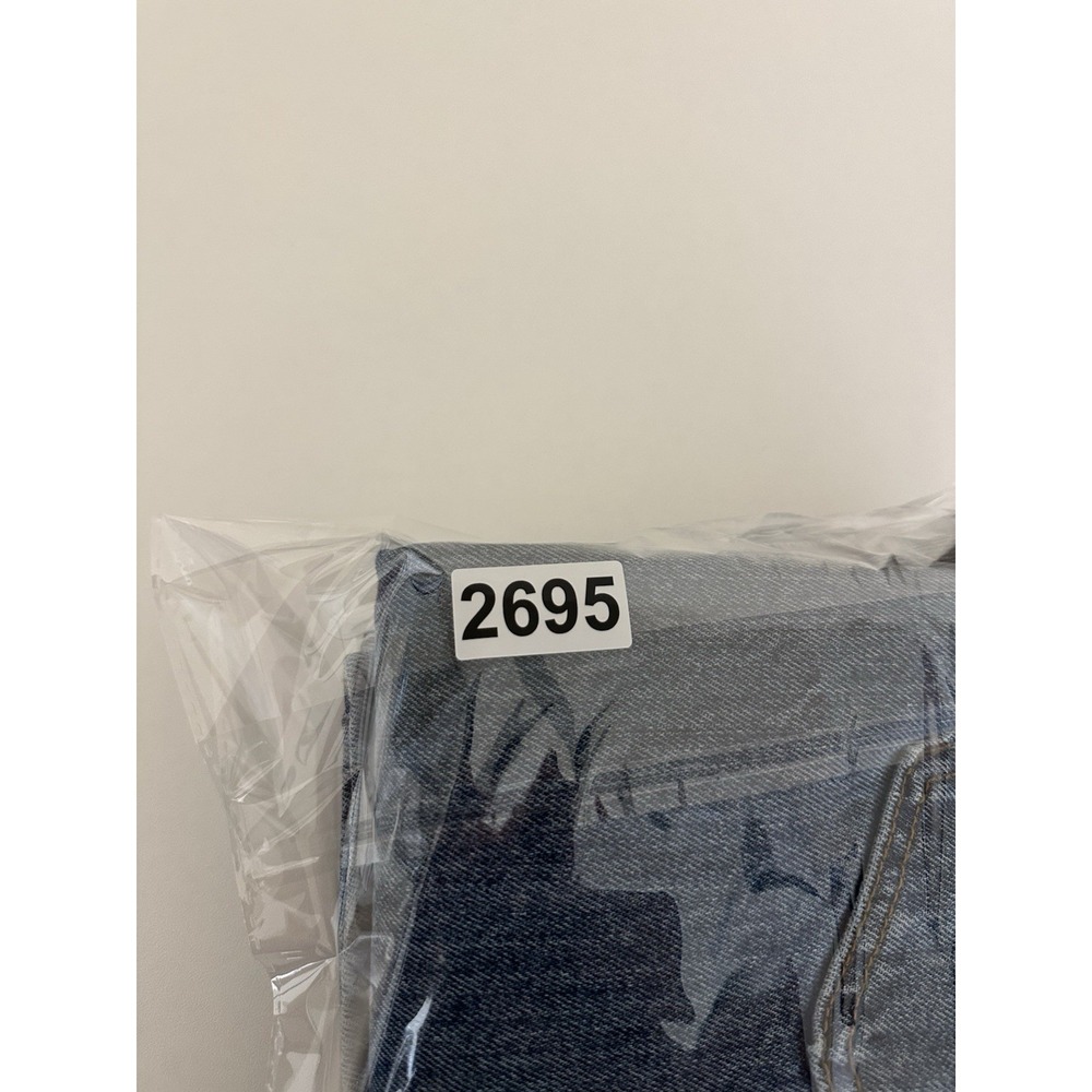 Levis 501 Original Jeans Mens 33x30 Medium Wash Straight Leg 100% Cotton NWT - Picture 12 of 12